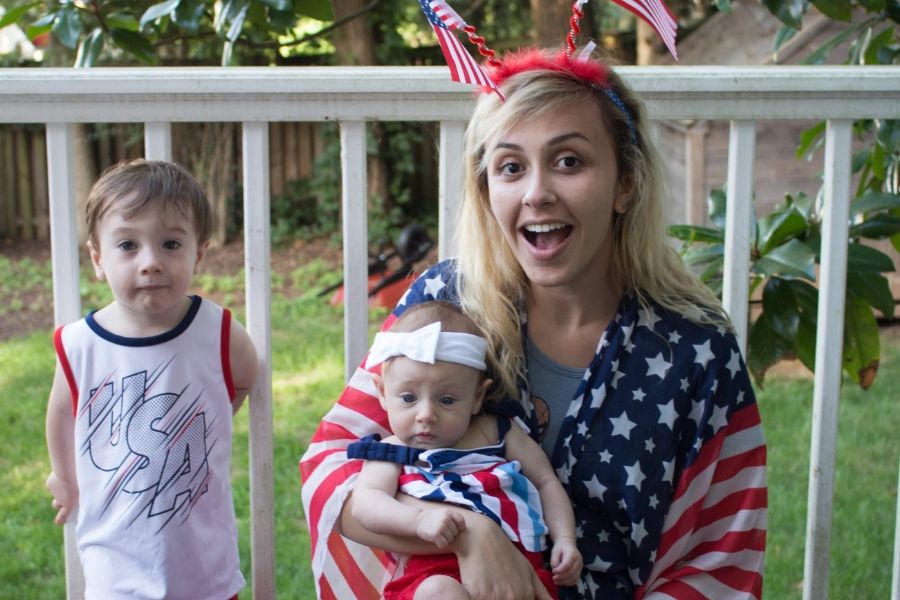 Au pair and her host children celebrating Fourth of July in the United States | Au Pair in America