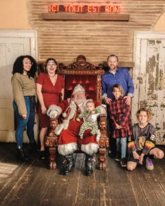 Au pair and host family Christmas photos