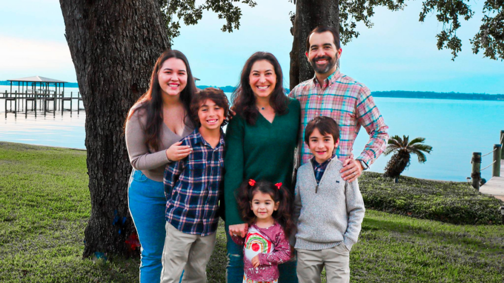 Au pair and host family